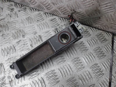 8D0863284C зажигалка в тоннель audi a4 b5 avant рестайлинг