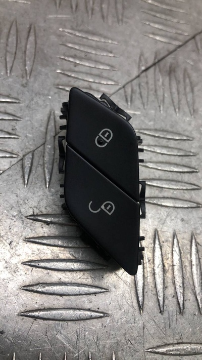 A2059055151 кнопка центрального замка Mercedes-Benz C-Класс W205/S205/C205 2017