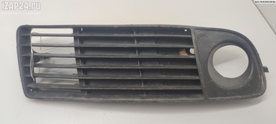 4B0807682H Решетка (заглушка) в бампер Перед. R Audi A6 C5 (1997-2005) 1999