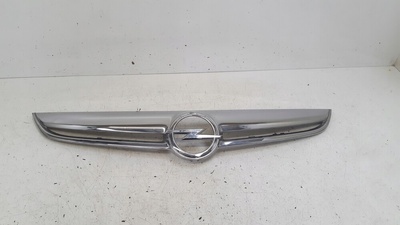 13286001 решетка радиатора opel corsa d