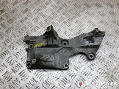 045903143E Кронштейн генератора Audi A2 8Z 2002
