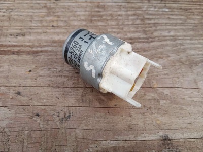 0567005260 Реле (прочее) Mazda MPV 2 1999