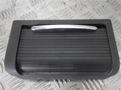 24423418 бардачёк крепление для напитков opel vectra c 1.9 cdti