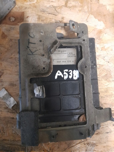 037906025R гольф iii 2.0 gti agg блок управления двигателя