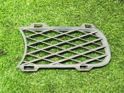 7L6853683A решетка в бампер VW Touareg 2002-2010 2006
