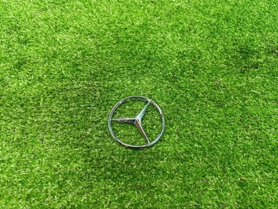 A2207580058 Эмблемa крышки багажника Mercedes-Benz S W220 2002