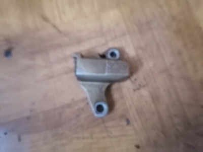 BVNA8 NAPINACZ ŁAŃCUCHA 4.2 BVN AUDI A8 D3 06E109467H