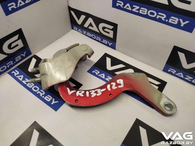 4L0827299B Петля крышки багажника Audi Q7 4L 2008