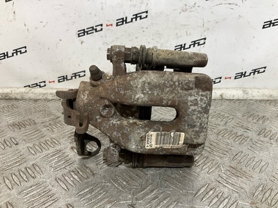 4400W6 суппорт тормозной Peugeot 2008 A94F 2014 , 4404G0