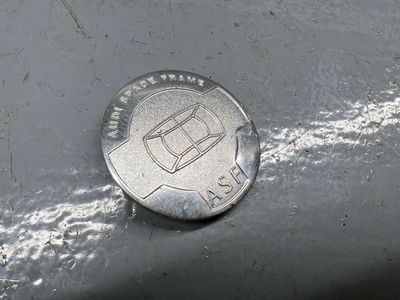4D0854519 Эмблема Audi A8 D2 (S8) 1998