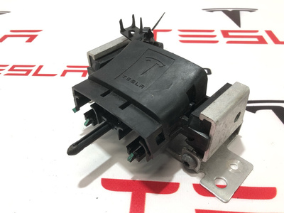 100918100A Прочая запчасть Tesla Model S 2019 ,1056505-00-E,1003915-10-F,1003311-00-B