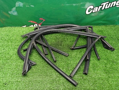 51337066613 Уплотнители стекол BMW 1 E87 2006