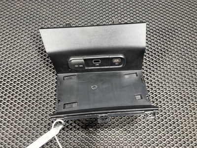 84630L3500 Разъем AUX / USB Kia K5 3 2020 84630-L3500,96125L2000,84624-L3030