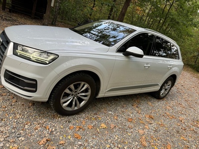 Audi q7 2.0tfsi премиум плюс