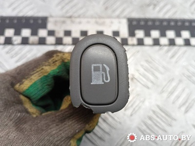 935904D010 Кнопка открытия лючка топливного бака Hyundai H-1 Grand Starex 2011 ,935904D020