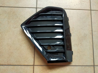 32234961 volvo xc60 ii 22 - решётка в бампер левая pdc r - design
