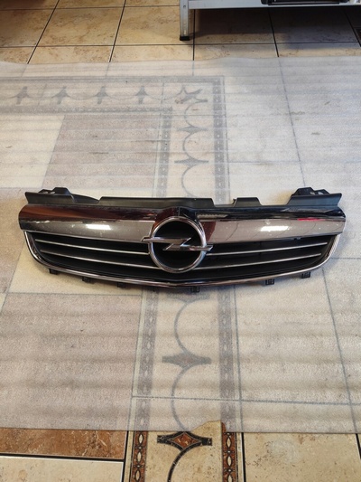 13247331 opel zafira b рестайлинг решетка радиатора переднее хромированная 08 - 2014