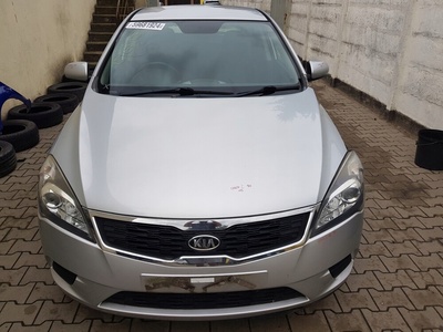2011R kia ceed i рестайлинг капот крышка двигателя 9s -