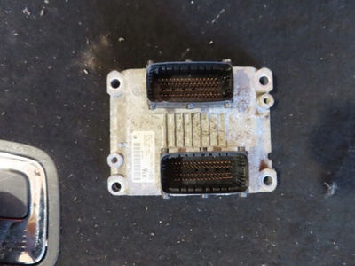 55557933 opel corsa d 1.2 блок управления двигателя