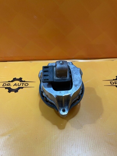 22116860482 Подушка двигателя BMW 5 G30 2017 , , 2211 6860482, 22 11 6 860 482, 6860482