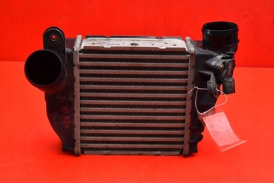 1J0145803S радиатор интеркулер volkswagen бора 1.9 tdi 100 л.с. 98 - 05