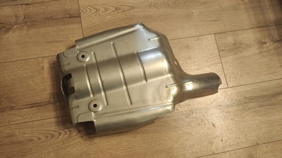 Eu крышка глушителя suzuki gsr 600 06 -