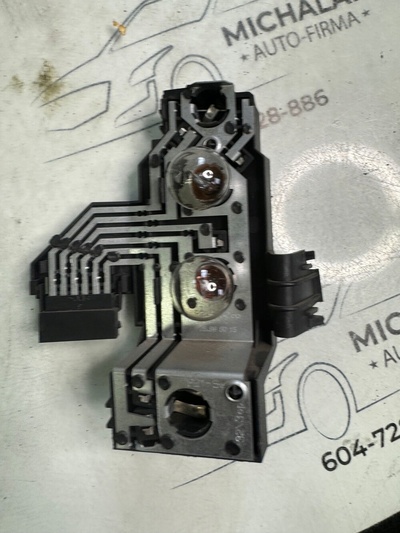 LIFT19992001 вставка лампы левый задняя audi a4 b5 рестайлинг седан 1999 - 2001