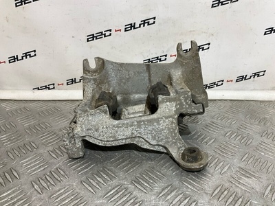 112206677r опора АКПП Renault Megane 3 2012