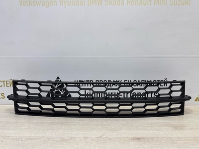5E0853677 Решетка бампера Skoda Octavia A7 5E3 до Рестайлинг 2013-2017