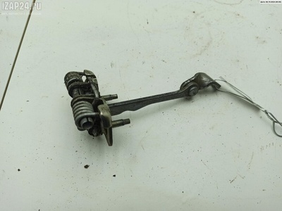 05879R Ограничитель открывания двери задней Зад. L Renault Sandero 2009