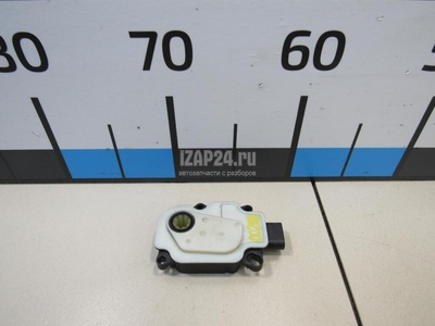 101280900A Моторчик привода заслонок Tesla Model S 2012