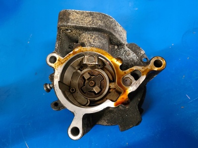 06K145100AE насос генераторы vacum audi a4 b9 2.0 tfsi