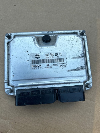 045906019CE блок управления двигателя skoda fabia ii дизель