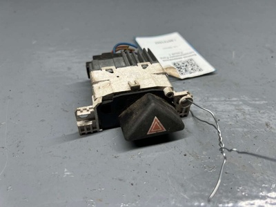 98AG13A350AE Кнопка аварийной сигнализации Ford Focus 1 2003 98AG-13A350-AE,1112004