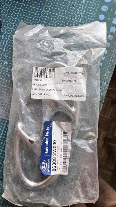 863002w000 hyundai значек новый ори