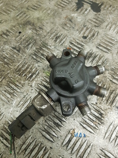 8200379933 распределитель топлива renault megane 2