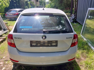 5JJ807421 бампер задняя заднего skoda rapid spaceback