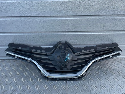 623102335R renault captur решетка радиатора i