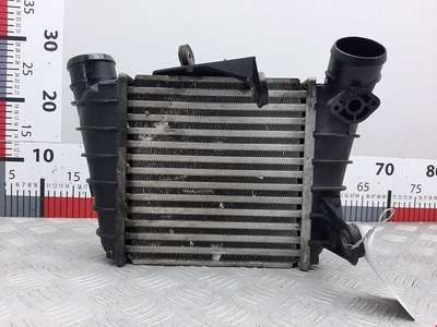 6Q0145804A Интеркулер (радиатор интеркулера) Skoda Fabia 1 (1999-2007) 2004 ,