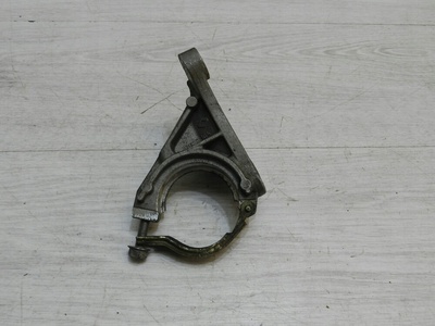 8200833647 renault oe лапа опора полуоси