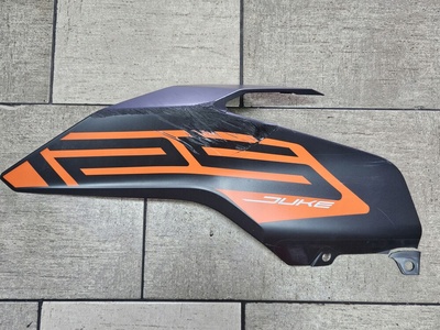OE93008050000KC обтекатель боковое крышка пластик левая ktm duke 125 2017