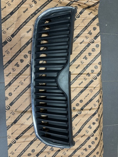 3T0853668A skoda superb 2 ii решетка радиатора решётка