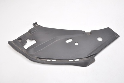 31386868 volvo s90 ii v60 крышка пояса переднего левая
