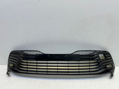 5310233220 Решетка бампера Toyota Camry V70 2018-