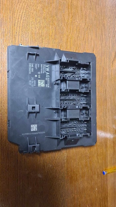 5K0937086M5C блок блок управления bcm 5k0937086m jetta 5c touran 1t