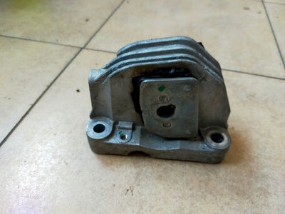 30776354 volvo s60 v70 xc70 xc90 s80 подушка двигателя d5
