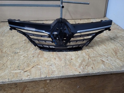 623107151Rmegane renault megane 4 iv рестайлинг решетка радиатора переднее передняя
