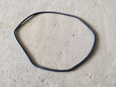 7L0867367E Уплотнитель двери Volkswagen Touareg 7L 2005