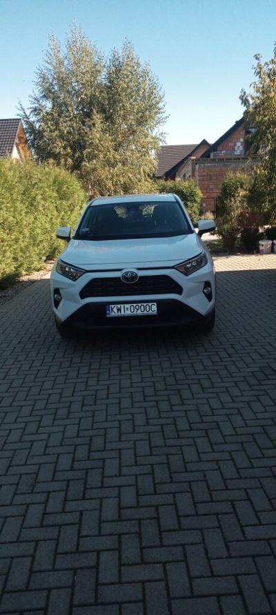 Toyota rav4 2019 автомат очень богатые оборудование навигация фаркоп колёса zimow
