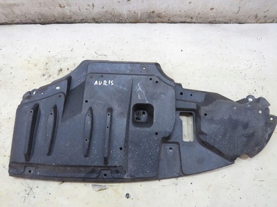 5839902040 крышка шасси auris ii 58399 - 02040